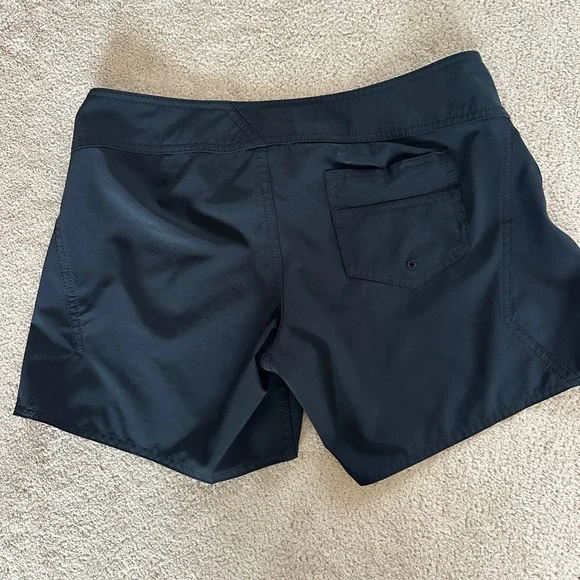 Volcom shorts - Picture 2 of 8